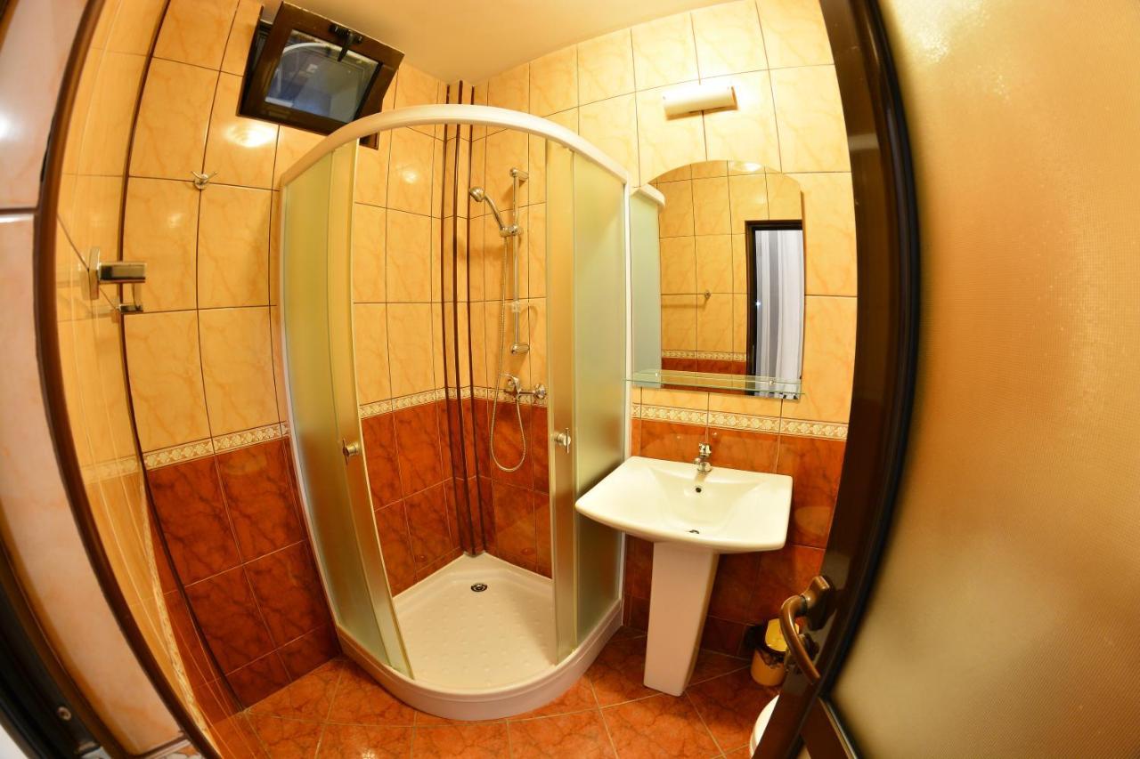 Casa Cojocaru- Camere De Inchiriat In Scop Turistic Drobeta Turnu Severin Luaran gambar